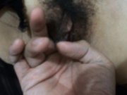 外表清纯可爱眼镜妹与热恋中男友出租房爱爱